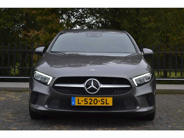 Mercedes-benz a 180 avantgarde - personenauto - afbeelding 32 van  37