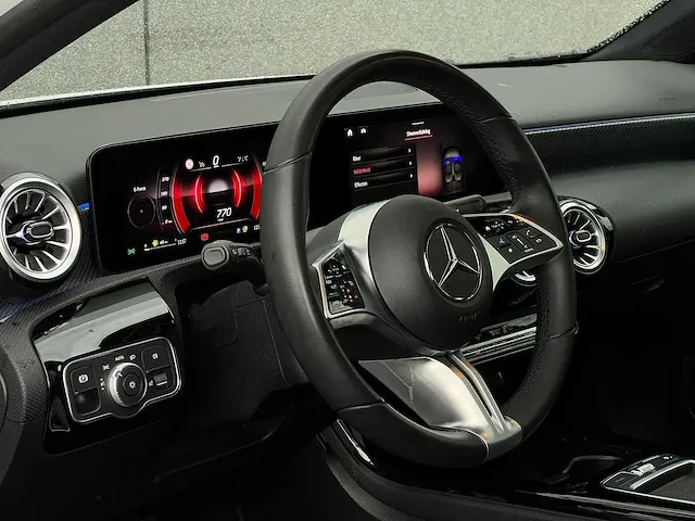 Mercedes-benz a-class 180 luxury line | t-343-ps - afbeelding 11 van  30