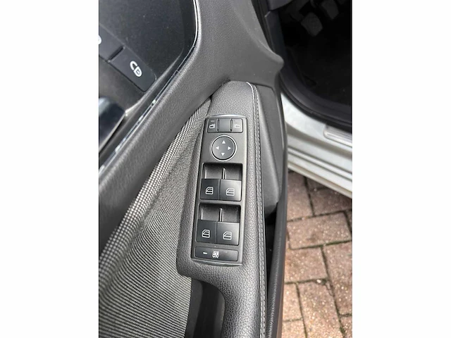 Mercedes-benz a-klasse - 180 , 9-srr-02 - afbeelding 5 van  24