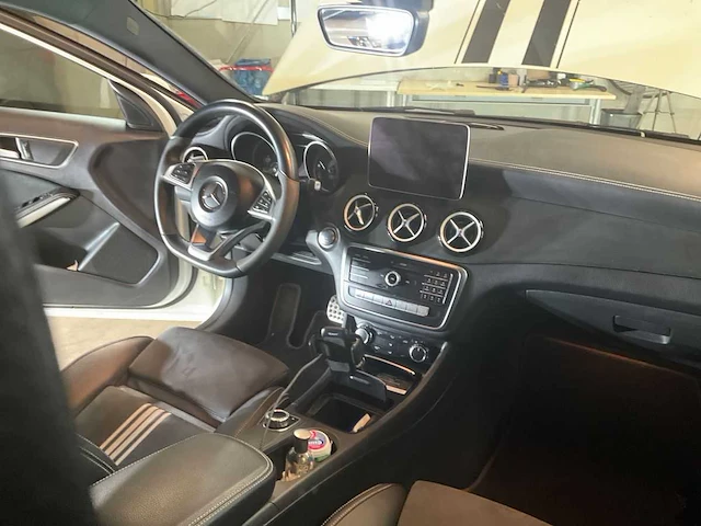 Mercedes-benz a-klasse 180 ambition - 2018 | 77-42-84 - afbeelding 16 van  32