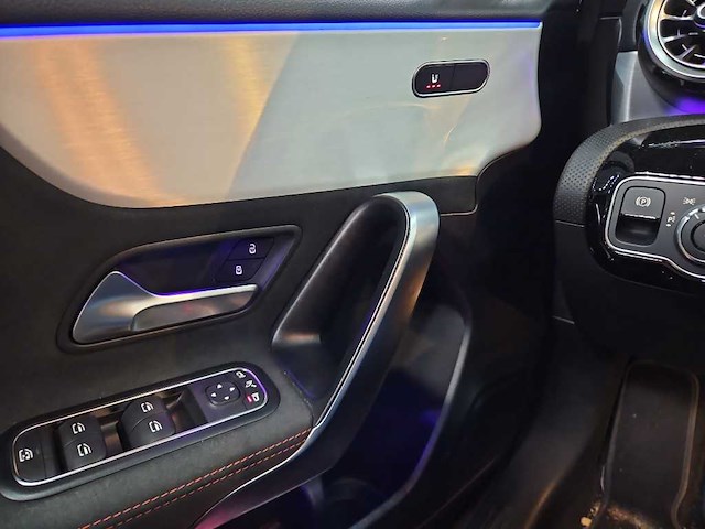 Mercedes-benz a-klasse 180 business solution amg 2022 | p-895-tp - afbeelding 9 van  26