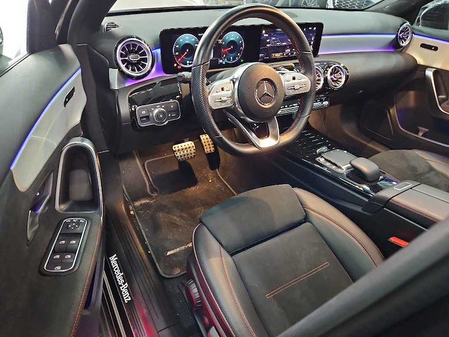 Mercedes-benz a-klasse 180 business solution amg 2022 | p-895-tp - afbeelding 14 van  26