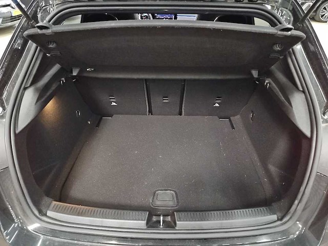 Mercedes-benz a-klasse 180 business solution amg 2022 | p-895-tp - afbeelding 16 van  26