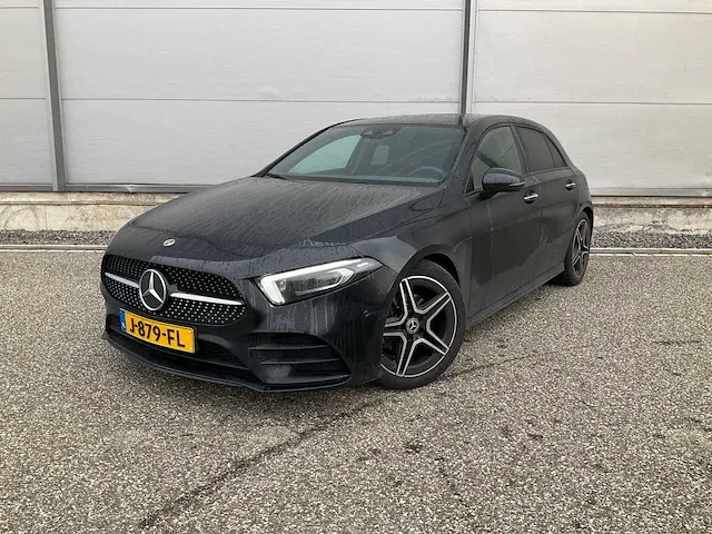 Mercedes-benz a-klasse 180 business solution amg automaat 2020 panoramadak 17" inch virtual cockpit, j-879-fl - afbeelding 1 van  30