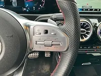 Mercedes-benz a-klasse 180 business solution amg automaat 2020 panoramadak 17" inch virtual cockpit, j-879-fl - afbeelding 16 van  30