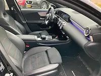 Mercedes-benz a-klasse 180 business solution amg automaat 2020 panoramadak 17" inch virtual cockpit, j-879-fl - afbeelding 22 van  30