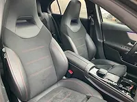 Mercedes-benz a-klasse 180 business solution amg automaat 2020 panoramadak 17" inch virtual cockpit, j-879-fl - afbeelding 24 van  30