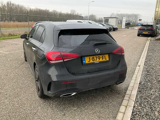 Mercedes-benz a-klasse 180 business solution amg automaat 2020 panoramadak 17" inch virtual cockpit, j-879-fl - afbeelding 26 van  30
