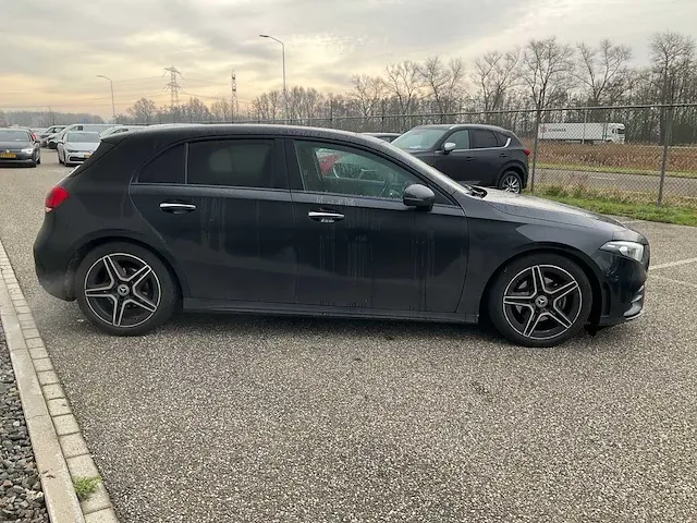 Mercedes-benz a-klasse 180 business solution amg automaat 2020 panoramadak 17" inch virtual cockpit, j-879-fl - afbeelding 27 van  30