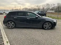 Mercedes-benz a-klasse 180 business solution amg automaat 2020 panoramadak 17" inch virtual cockpit, j-879-fl - afbeelding 27 van  30