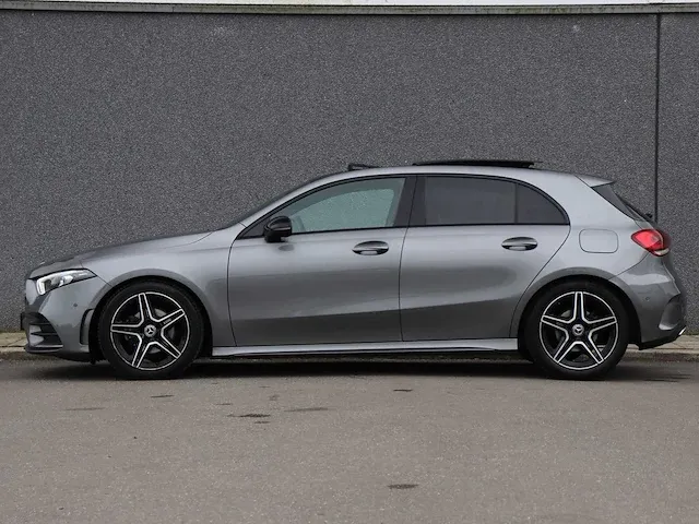 Mercedes-benz a-klasse 180 d business solution amg | xf-952-n - afbeelding 29 van  39