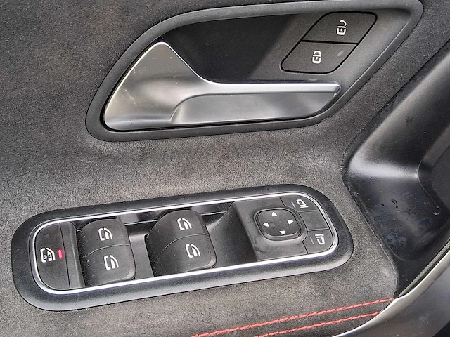 Mercedes-benz a-klasse 180 premium plus 2019 | glr-83-r - afbeelding 4 van  40