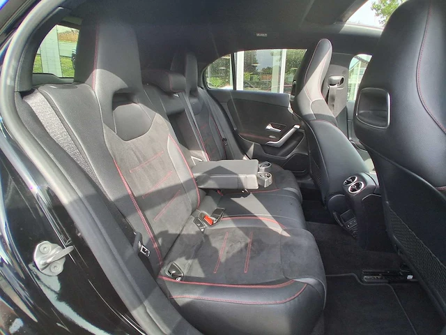 Mercedes-benz a-klasse 180 premium plus 2019 | glr-83-r - afbeelding 30 van  40