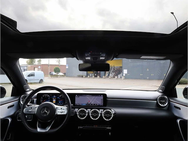 Mercedes-benz a-klasse 200 amg line automaat 2022 fabrieksgarantie - afbeelding 8 van  33