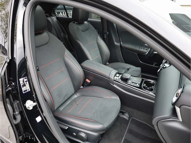 Mercedes-benz a-klasse 200 amg line automaat 2022 fabrieksgarantie - afbeelding 25 van  33