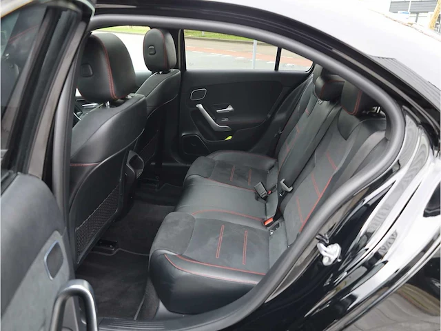 Mercedes-benz a-klasse 200 amg line automaat 2022 fabrieksgarantie - afbeelding 27 van  33