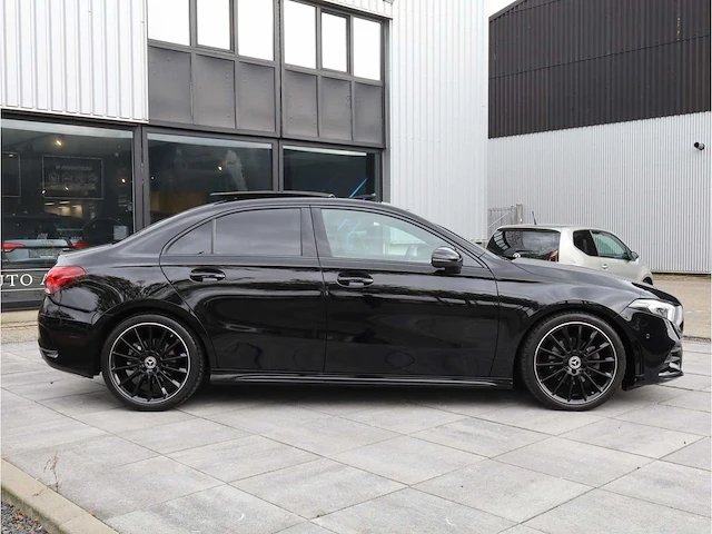 Mercedes-benz a-klasse 200 amg line automaat 2022 fabrieksgarantie - afbeelding 30 van  33