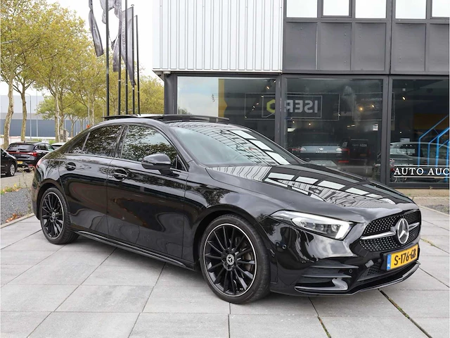 Mercedes-benz a-klasse 200 amg line automaat 2022 fabrieksgarantie - afbeelding 31 van  33