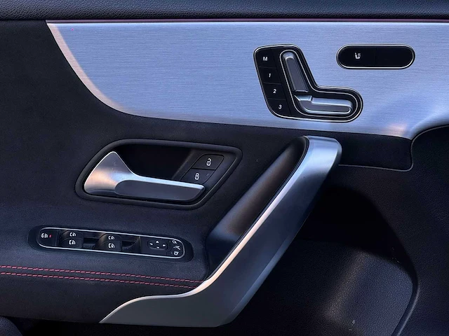 Mercedes-benz a-klasse 220 launch edition prem. plus car 2019 | xz-657-j - afbeelding 24 van  24