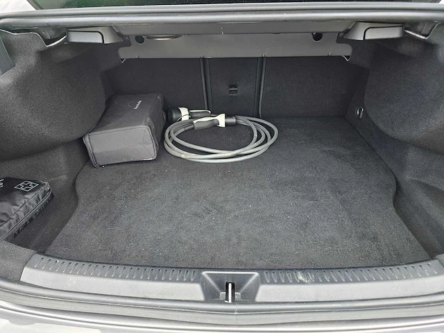 Mercedes-benz a-klasse 250 e premium plus 2021 | t-092-gr - afbeelding 31 van  36
