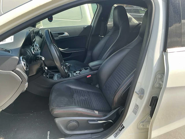 Mercedes-benz a-klasse personenauto (1-srf-84) - afbeelding 15 van  15