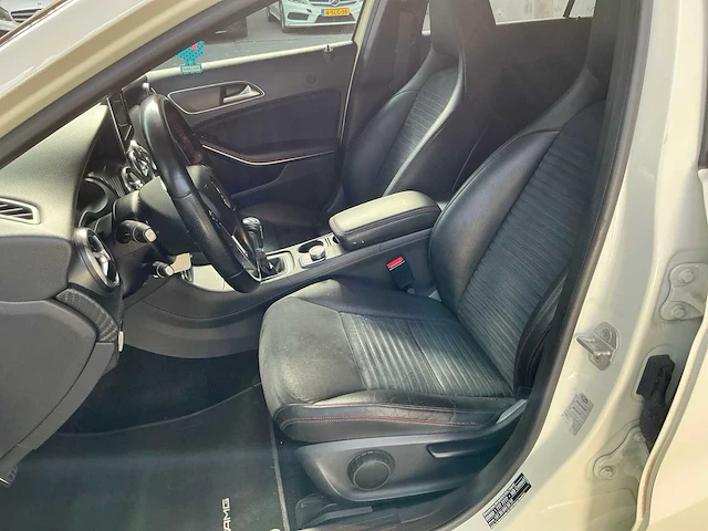 Mercedes-benz a-klasse personenauto (3-slv-58) - afbeelding 23 van  25