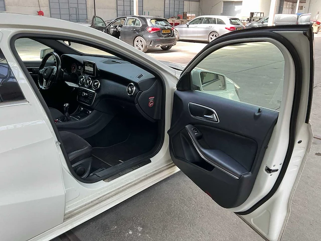 Mercedes-benz a-klasse personenauto (5-tjl-38) - afbeelding 5 van  24