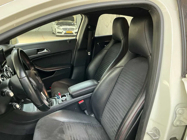 Mercedes-benz a-klasse personenauto (5-tjl-38) - afbeelding 22 van  24