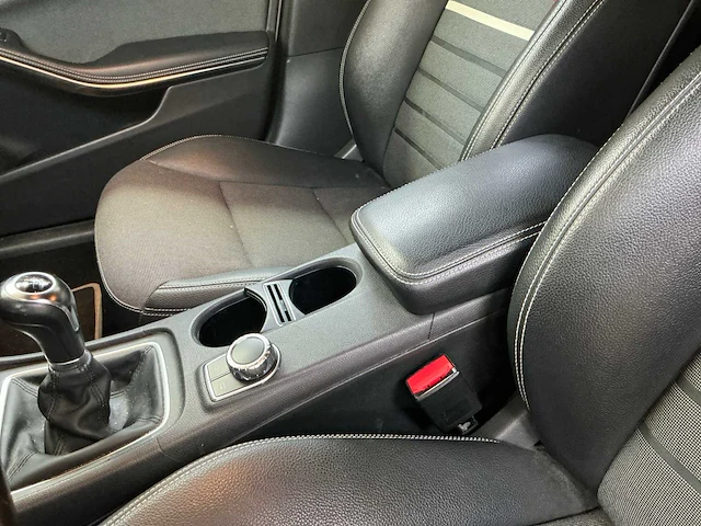 Mercedes-benz a-klasse personenauto (8-ktz-15) - afbeelding 4 van  26