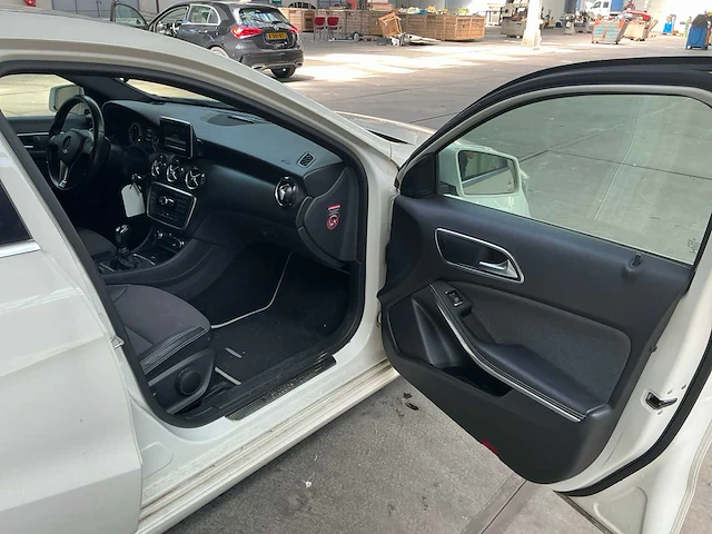 Mercedes-benz a-klasse personenauto (8-ktz-15) - afbeelding 5 van  26