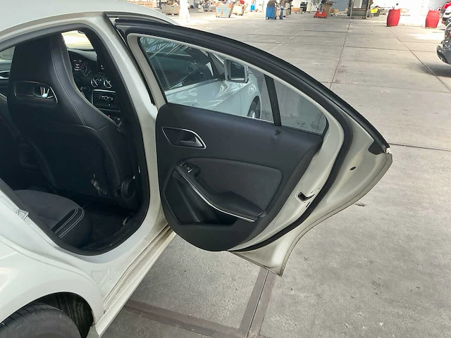 Mercedes-benz a-klasse personenauto (8-ktz-15) - afbeelding 8 van  26