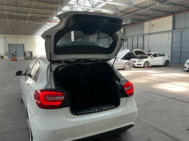 Mercedes-benz a-klasse personenauto (8-ktz-15) - afbeelding 10 van  26