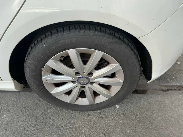 Mercedes-benz a-klasse personenauto (8-ktz-15) - afbeelding 18 van  26