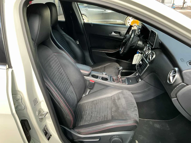 Mercedes-benz a-klasse personenauto (8-srr-30) - afbeelding 6 van  27