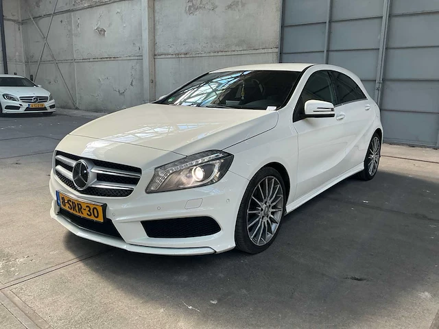 Mercedes-benz a-klasse personenauto (8-srr-30) - afbeelding 1 van  27