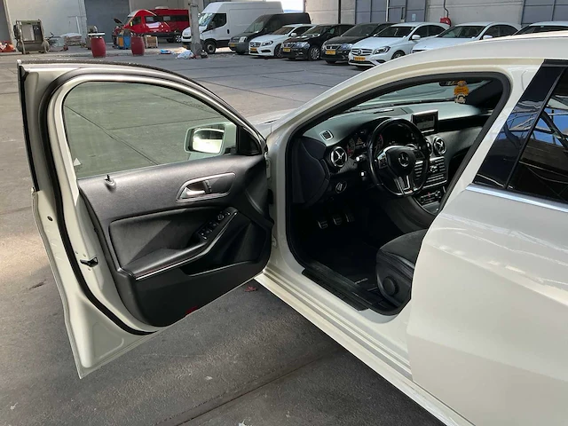 Mercedes-benz a-klasse personenauto (8-srr-99) - afbeelding 26 van  29