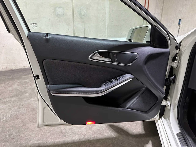 Mercedes-benz a160 ambition 102pk 2016 a-klasse, kv-052-l - afbeelding 21 van  40