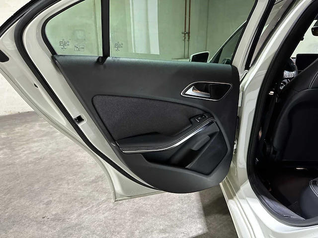 Mercedes-benz a160 ambition 102pk 2016 a-klasse, kv-052-l - afbeelding 24 van  40