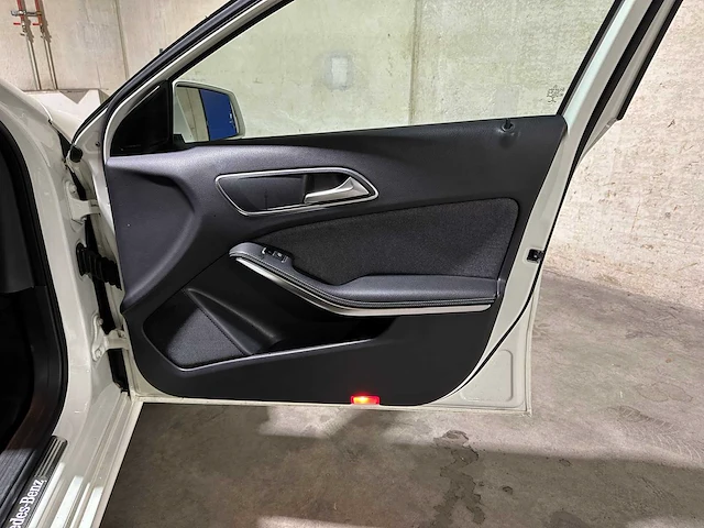 Mercedes-benz a160 ambition 102pk 2016 a-klasse, kv-052-l - afbeelding 29 van  40