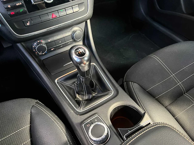 Mercedes-benz a180 a-klasse 122pk 2013, j-941-gj - afbeelding 32 van  57