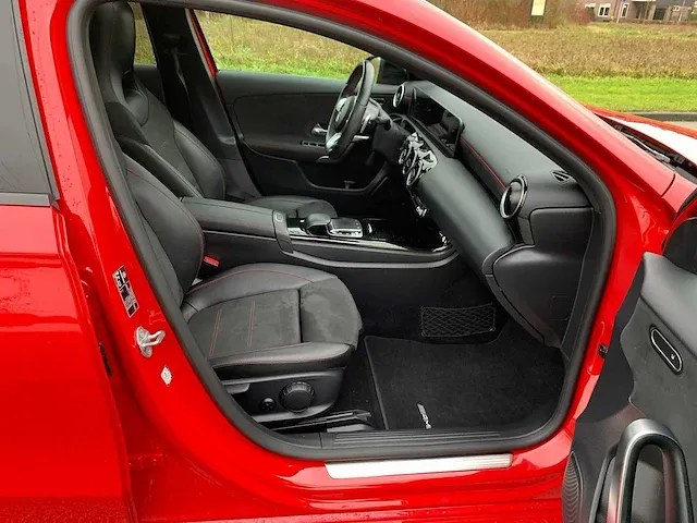 Mercedes-benz a180 business solution amg night upgrade automaat, xs-253-h - afbeelding 4 van  29