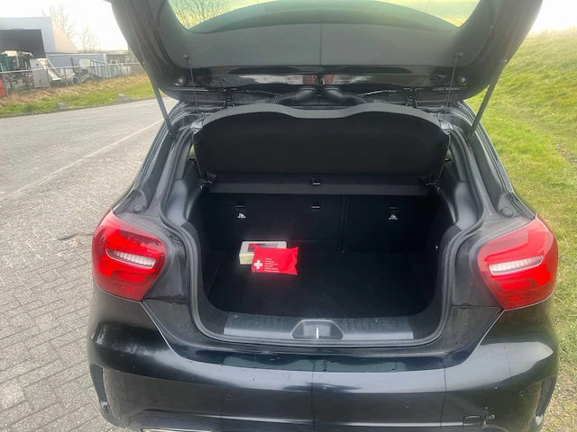 Mercedes-benz a180 d lease edition plus automaat, nd-919-k - afbeelding 2 van  29