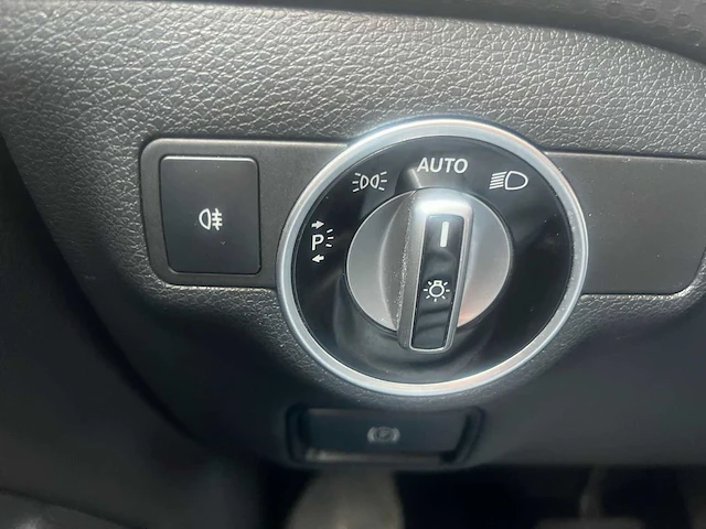Mercedes-benz a180 d lease edition plus automaat, nd-919-k - afbeelding 10 van  29