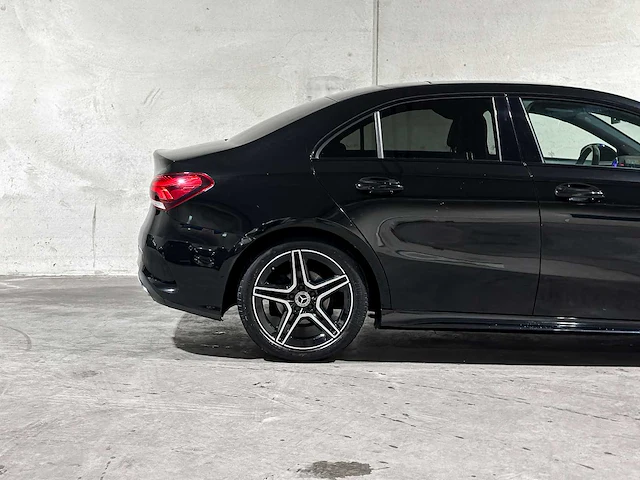 Mercedes-benz a180 limousine premium plus 136pk 2020, r-276-vv - afbeelding 2 van  45