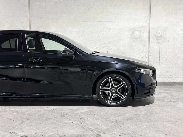 Mercedes-benz a180 limousine premium plus 136pk 2020, r-276-vv - afbeelding 3 van  45