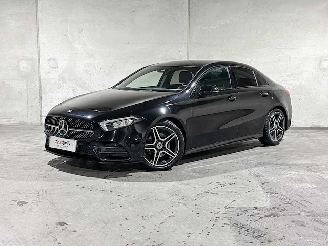 Mercedes-benz a180 limousine premium plus 136pk 2020, r-276-vv - afbeelding 1 van  45