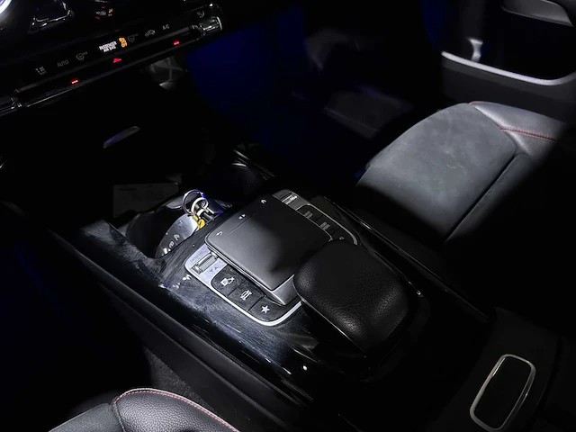Mercedes-benz a180 limousine premium plus 136pk 2020, r-276-vv - afbeelding 22 van  45