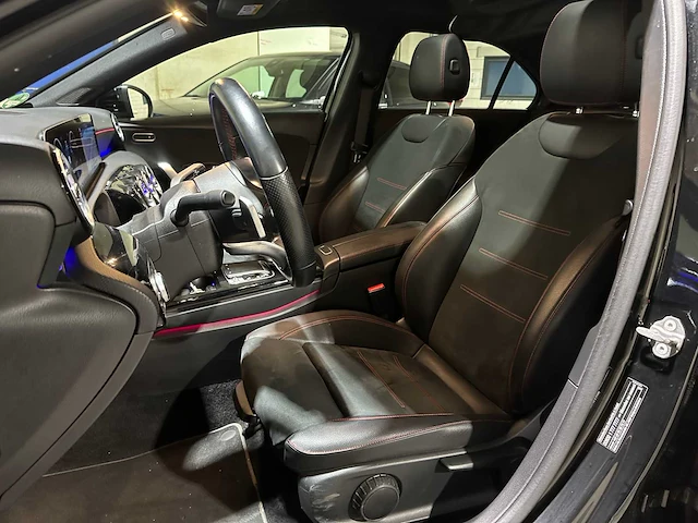 Mercedes-benz a180 limousine premium plus 136pk 2020, r-276-vv - afbeelding 29 van  45