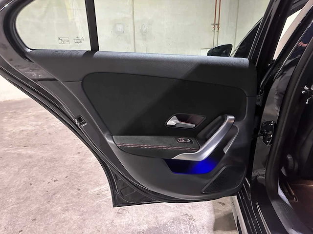 Mercedes-benz a180 limousine premium plus 136pk 2020, r-276-vv - afbeelding 30 van  45