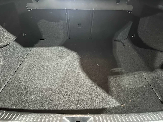 Mercedes-benz a180 limousine premium plus 136pk 2020, r-276-vv - afbeelding 32 van  45